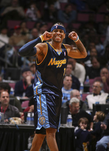 字母哥：排名根本无关紧要 球队现在要保持专注&远离伤病.