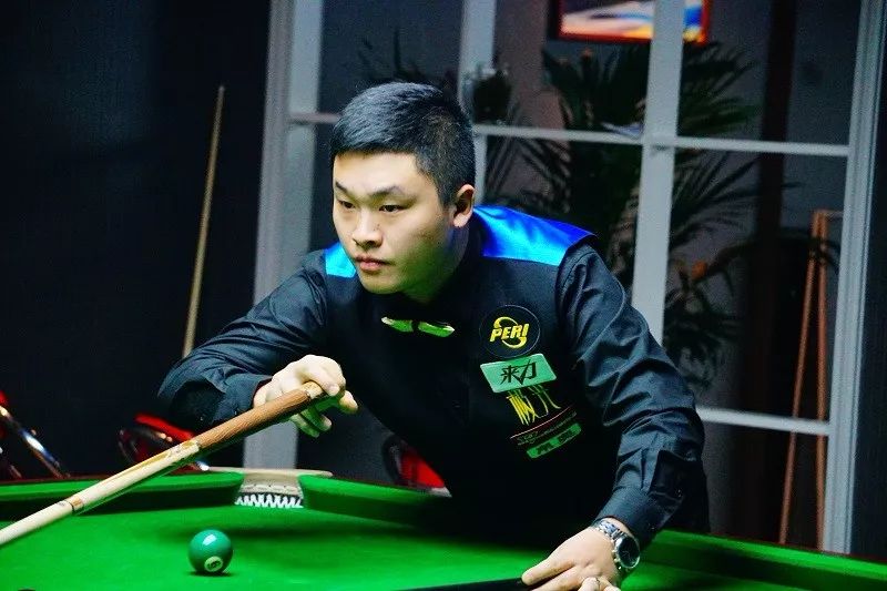 “我在任何舞台上见过的最奇怪的事情之一” – “怪异”时刻飞镖明星提供竞争对手的建议。.